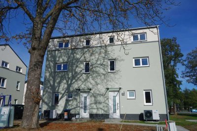 Doppelhaushälfte mit eigenem Garten, großer Terrasse und Einbauküche!