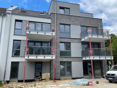 Erstbezug mit Balkon: Stilvolle 4-Zimmer-Dachgeschosswohnung mit geh. Innenausstattung