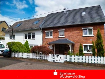 Gepflegtes, gemütliches Haus auch für die große Familie.