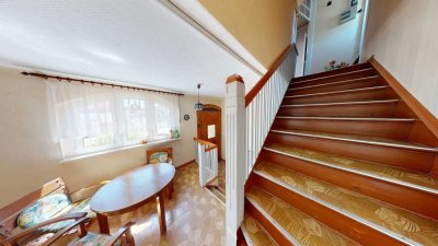 Zweifamilienhaus in Kölleda – 165 m² Wohnfläche + großer Garten