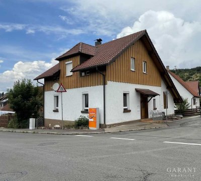 Freistehendes Einfamilienhaus mit Garten und Garage!