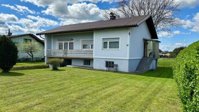 Modernisiertes Einfamilienhaus mit Garten und Fußbodenheizung in Straß