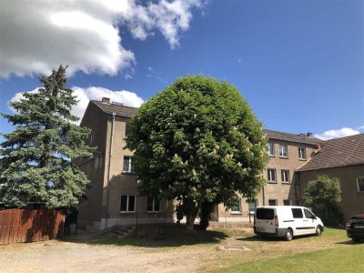 3 Zi-Wohnung im EG eines 9 Fam.-Haus