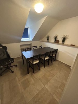 Schöne 5-Zimmer Wohnung mit Balkon in perfekter Lage