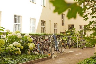 Geräumige Altbauwohnung mit großer Wohnküche (Eigenbedarf möglich)