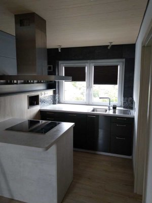 Stilvolle, modernisierte 3-Raum-Dachgeschosswohnung mit gehobener Innenausstattung in Wolfsburg