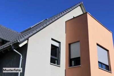 Einfamilienhaus nebst Garage - provisionsfrei