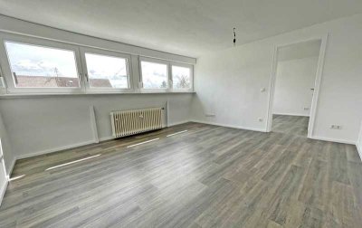 6766 - KA-Knielingen! Gemütliche 2-Zimmerwohnung mit Einbauküche und Stellplatz!