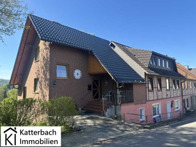 Großzügige Doppelhaushälfte mit modernem Anbau und traumhaftem Ausblick in Willershausen