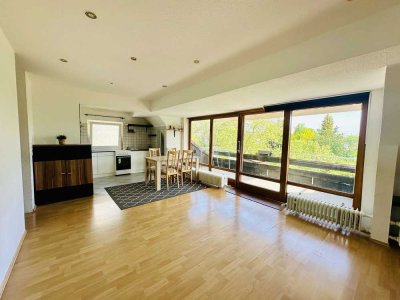 2 Zimmerwohnung mit Balkon plus 2  Hobbyräume im Dachboden zu vermieten