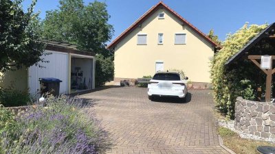 EFH mit Garagen, Wintergarten u. Kamin