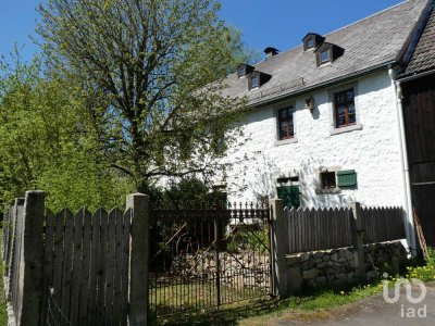Einzigartig und charmant. Bauernhaus mit Teich, Sauna und wunderschönem Naturgarten – ein Unikat mit