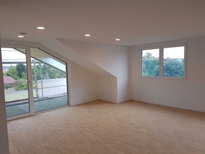 Wohnen mit Weitblick 4 1/2 -Zimmer-DG-Wohnung mit EBK und Balkon