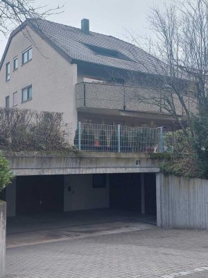 Großzügige, helle 3-Zimmer Wohnung mit Terrasse und Gartenanteil