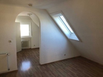 3 Zimmer Dachwohnung mit Einbauküche in Dornstetten