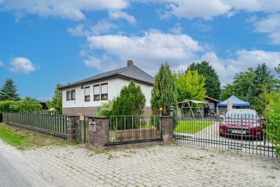 Bungalow mit großem Grundstück und Werkstatt in Heidesee – Ideal für Handwerker!