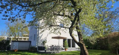 Einfamilienhaus freistehend in bester Lage von Neuss-Stadionviertel (bitte keine Makler Anfragen)
