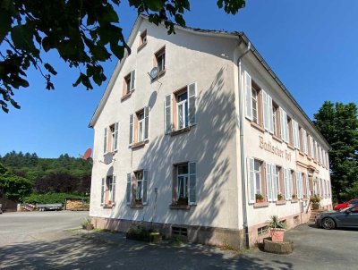 Gepflegte 3-Zimmer DG-Wohnung in historischem Altbau am Wiesenbacher Ortseingang