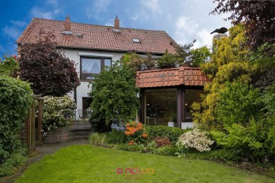 Großzügiges Einfamilienhaus/Generationenhaus mit großem Parkgrundstück in Rühme