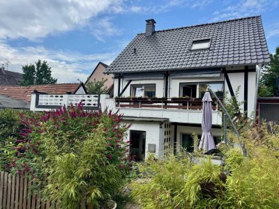 EINFAMILIENHAUS MIT 20 GARAGENSTELLPLÄTZEN IN STADTNÄHE