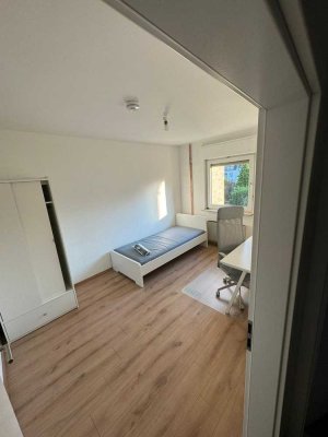 STUDENTEN aufgepasst! Haus mit 6 Zimmern Nähe WHU (200m entfernt) als WG zu vermieten!