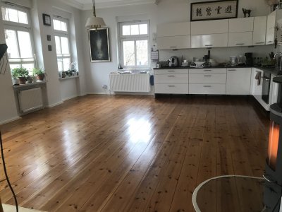 Großzügig angelegte, sonnige Hochparterre-Wohnung