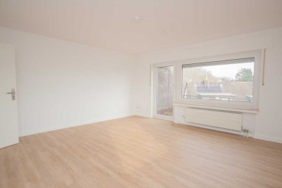 Sanierte Dachgeschosswohnung mit Balkon in Mönchengladbach-Lürrip