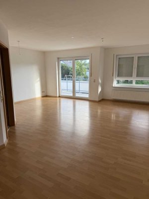 Helle 3-Zimmer-Wohnung mit Balkon und EBK in Sinsheim-Steinsfurt