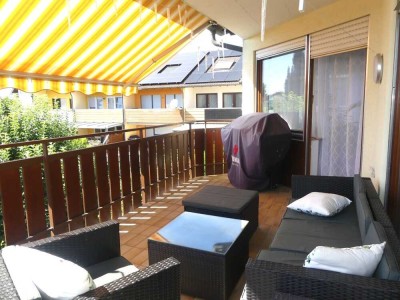 Schicke 3 Zimmer Wohnung mit einem sonnigen Balkon und PKW Stellplatz.
Frei ab 01.11.2025