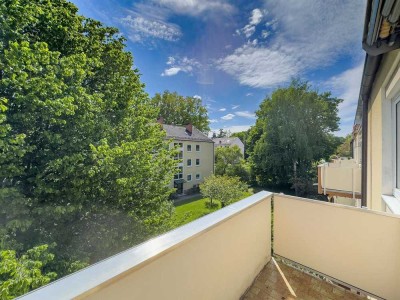 Rückzugsort mitten in der Stadt – mit Balkon, Garage und Raum für Ideen!