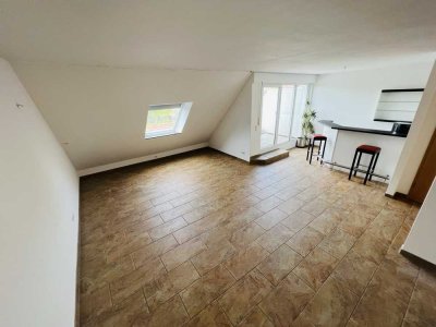 Maisonette-Wohnung mit eineinhalb Zimmern sowie Balkon und EBK in Eickel