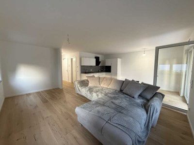 Helle Neubauwohnung mit Balkon und moderner Ausstattung