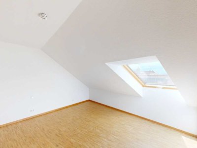Blick über die Stadt! Helle 2-Zimmer-Neubauwohnung mit EBK