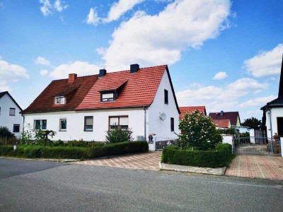 Doppelhaushälfte in Bernsdorf