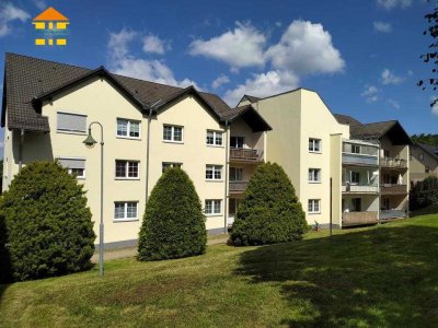 *Familien aufgepasst! - 4-Raum-Wohnung in Bernsbach mit Außenstellplatz*