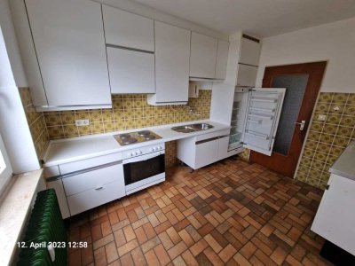 Ansprechende 3-Zimmer-Erdgeschosswohnung mit Terrasse und Einbauküche in Diekholzen