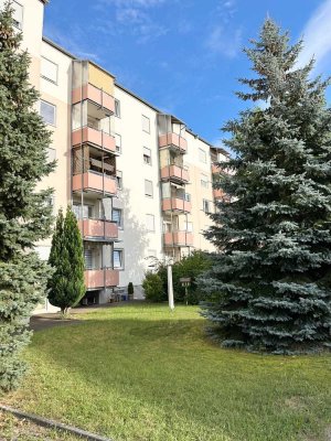 Hochwertig sanierte Wohlfühlwohnung mit Balkon und Garage