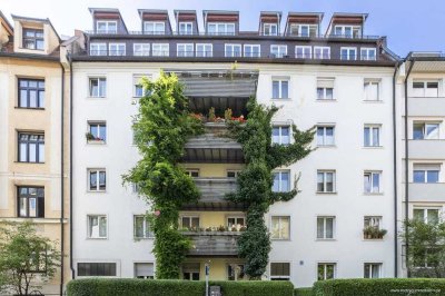 Bestes Neuhausen - idyllische 3-Zi-Whg mit Altbaufeeling, Wohnküche und großem Balkon zum Innenhof.
