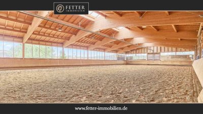 Reitanlage in Bayern mit historischem Wohnhaus und gepflegten Trainingsbedingungen!