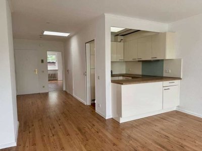Zwei Zimmer mit Balkon und Tiefgaragenstellplatz
