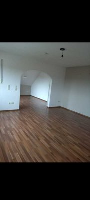 3 Zimmer Dachgeschoss Wohnung in Rimpar, ruhige Lage, mit Stellplatz