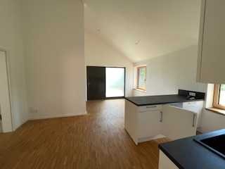 Neuwertige 3-Zimmer-Wohnung mit Balkon und Einbauküche in Rosenberg