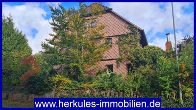 ///Tolles Anwesen mit großem Wohnhaus, Nebengebäuden und Weideland ///