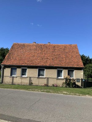 Rustikales Bauernhäuschen in ruhigem Örtchen