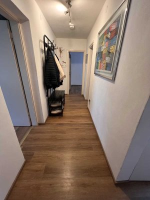 Modernisierte 3-Zimmer-Wohnung mit Einbauküche und Balkon