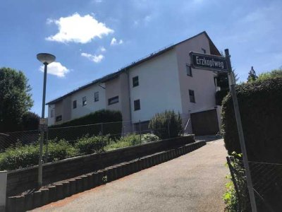 Schöne, kleine 3-Zimmer-Wohnung mit Terrasse in Pforzheim/Würm