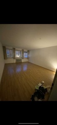 Modernisierte 1-Raum-Wohnung mit Einbauküche in Bayreuth