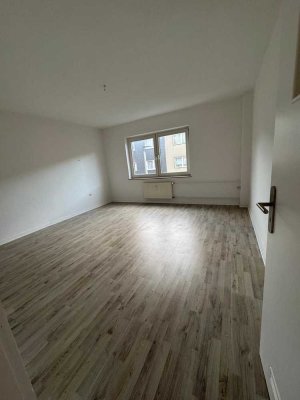 Renovierte Etagenwohnung in zentraler Lage