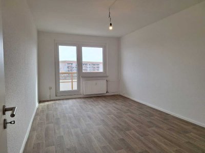 Ab 10.12.2025 // Frisch renoviert // 4-Zimmer mit Wannenbad und Balkon // Gratis 500€ Gutschein