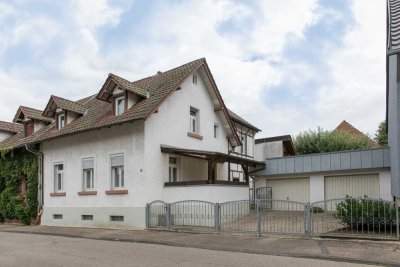 Älteres kleines Einfamilienhaus mit Hof und Doppelgarage - für den Käufer provisionsfrei!